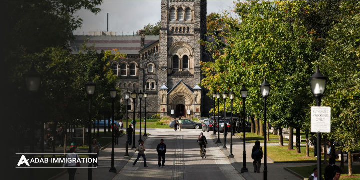 تاریخچه دانشگاه تورنتو کانادا